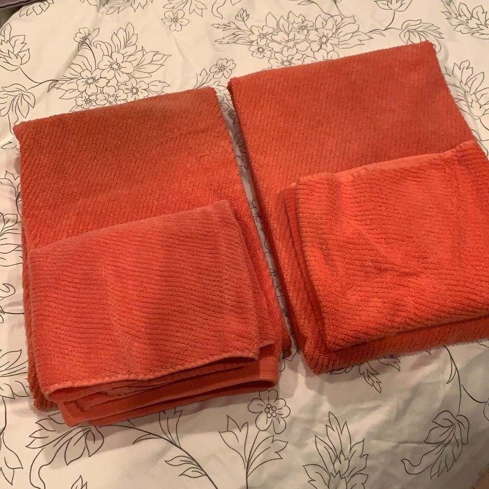 Set of 2 Bath and Hand Towels